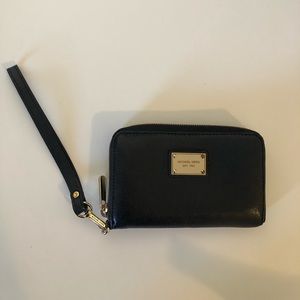 Michael Kors mini wallet /wristlet